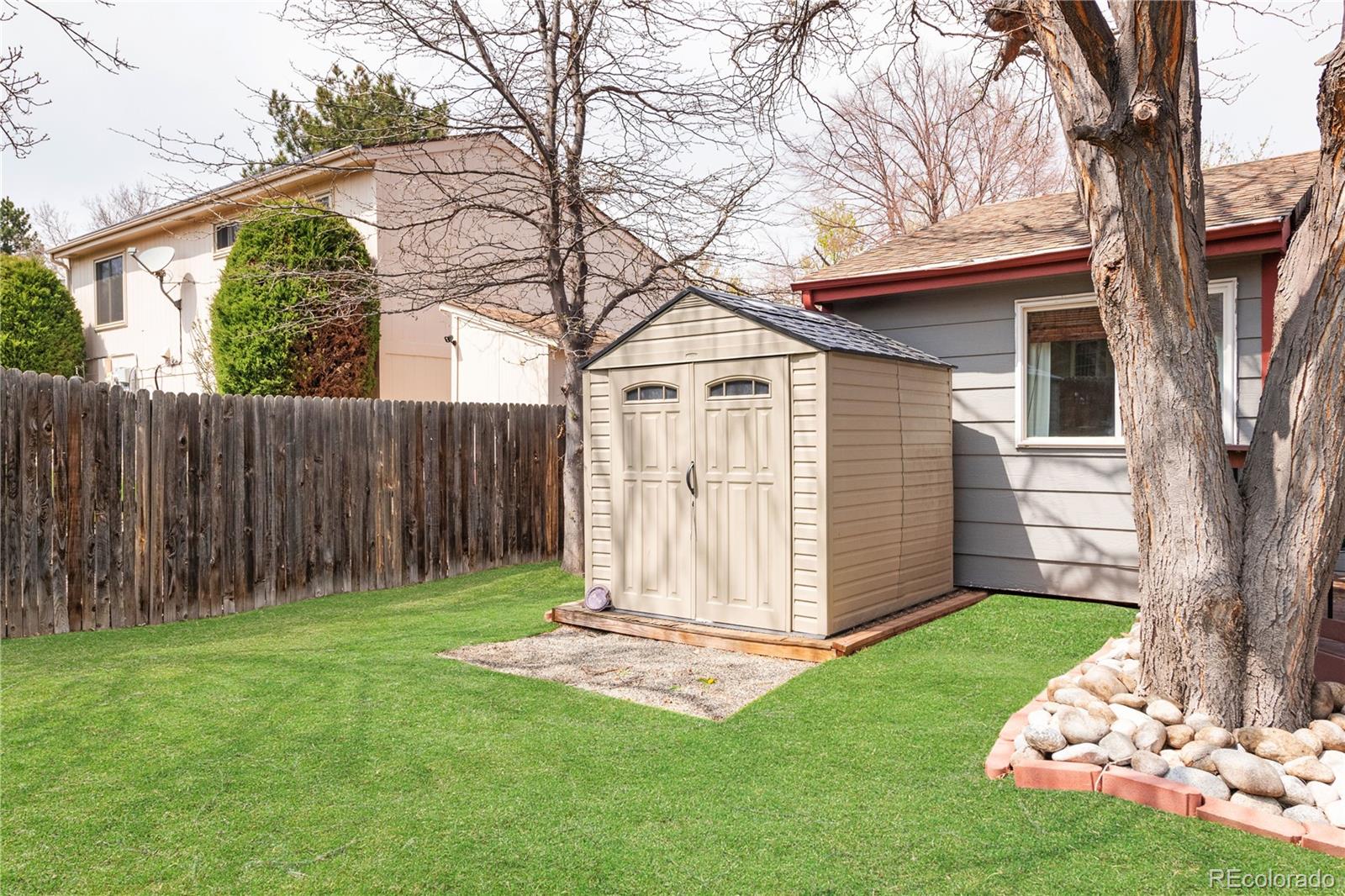 5762 W 75th Place