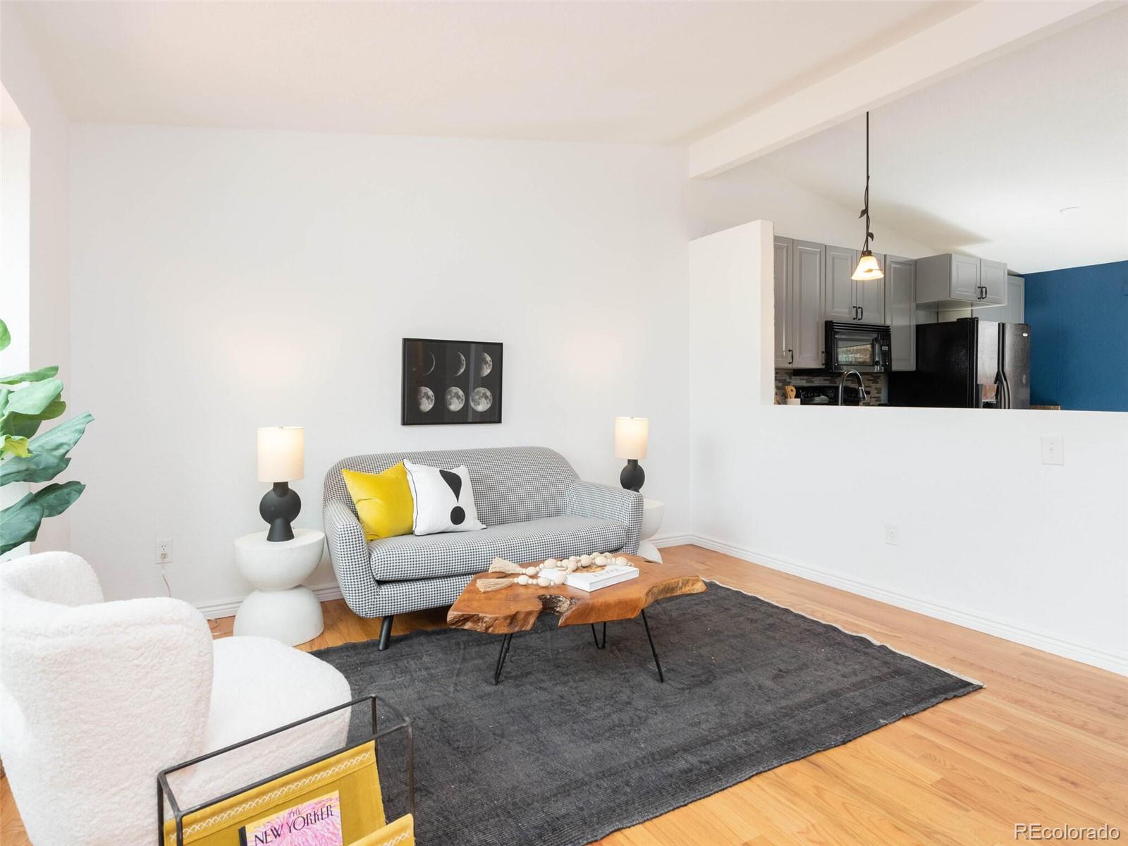 5762 W 75th Place