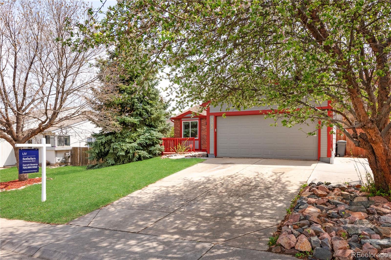 5762 W 75th Place