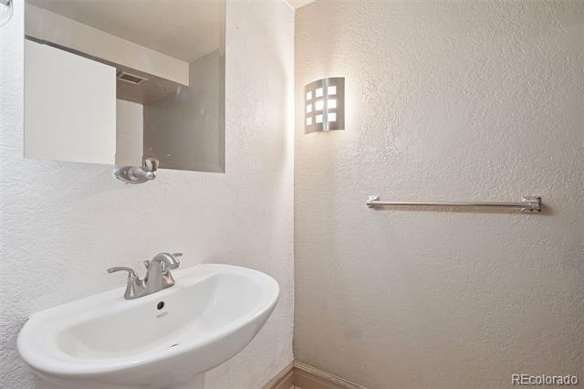 740 N Pearl Street Unit: 606