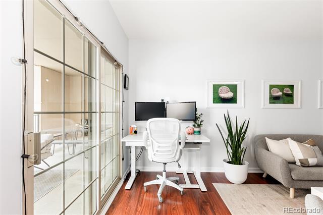 925 N Lincoln Street Unit: 4B