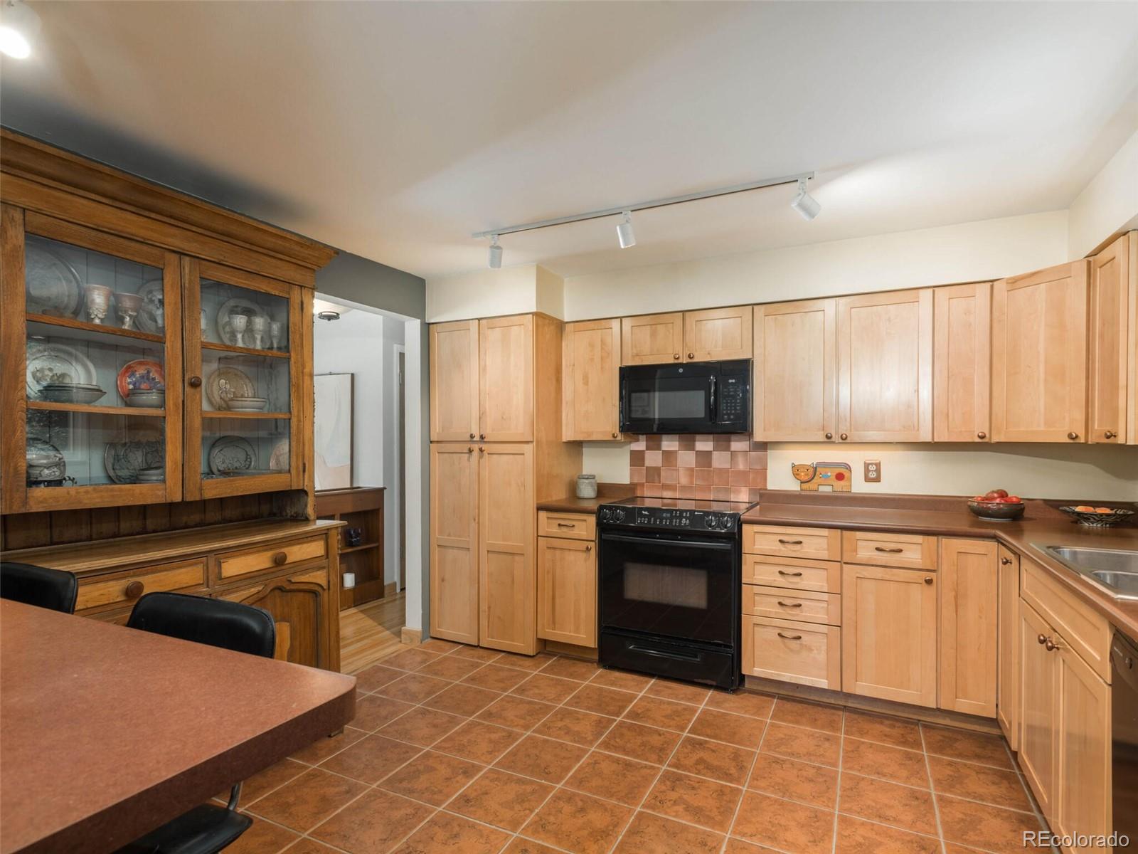 11260 W 25th Place