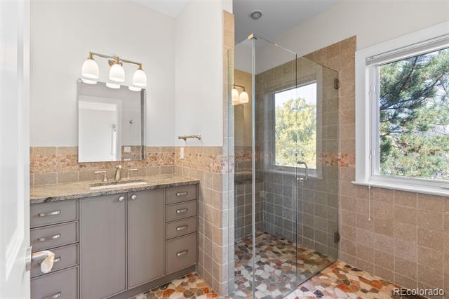 2450 E Alameda Avenue Unit: 4