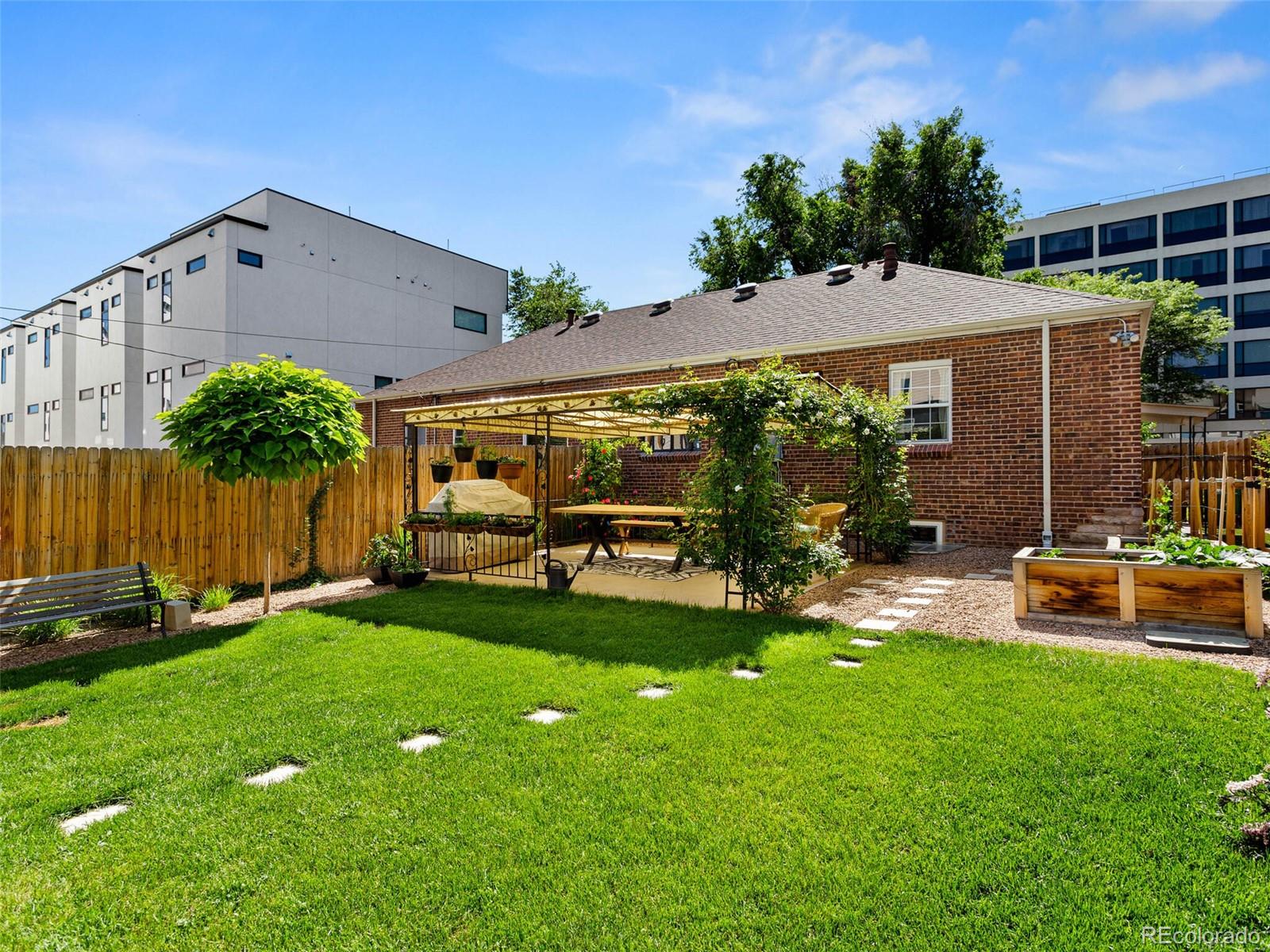 1624 Lowell Boulevard