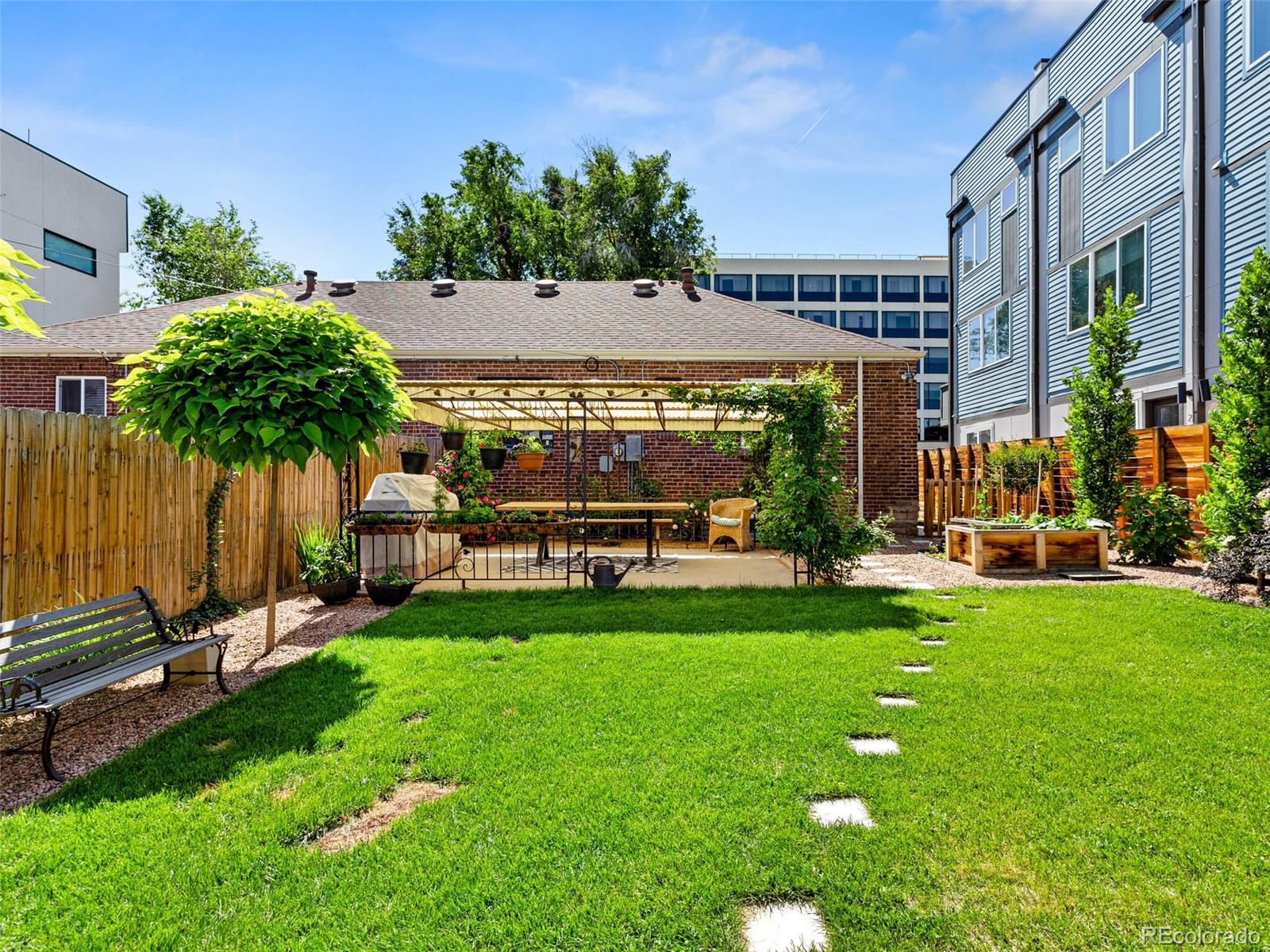 1624 Lowell Boulevard