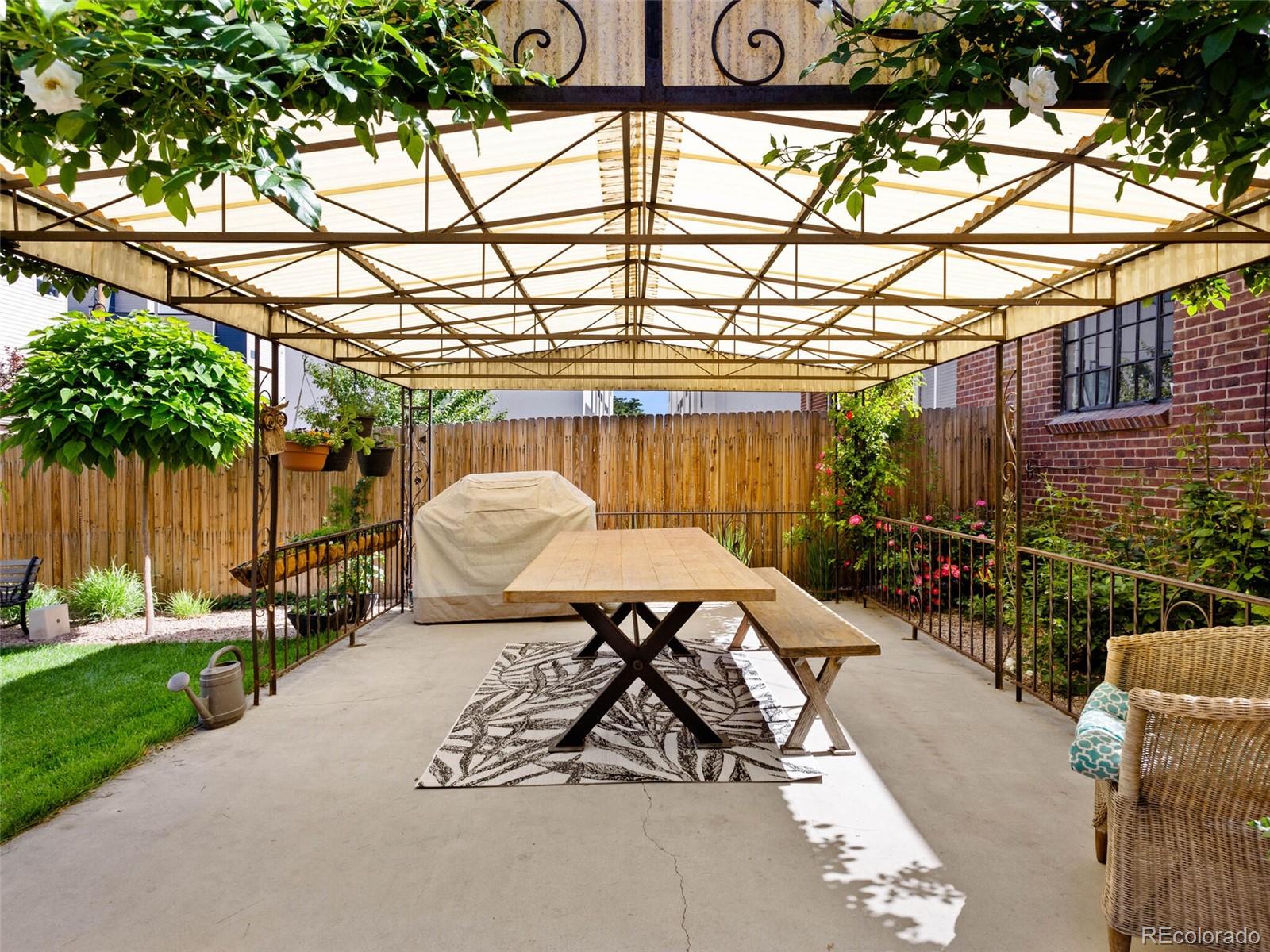 1624 Lowell Boulevard