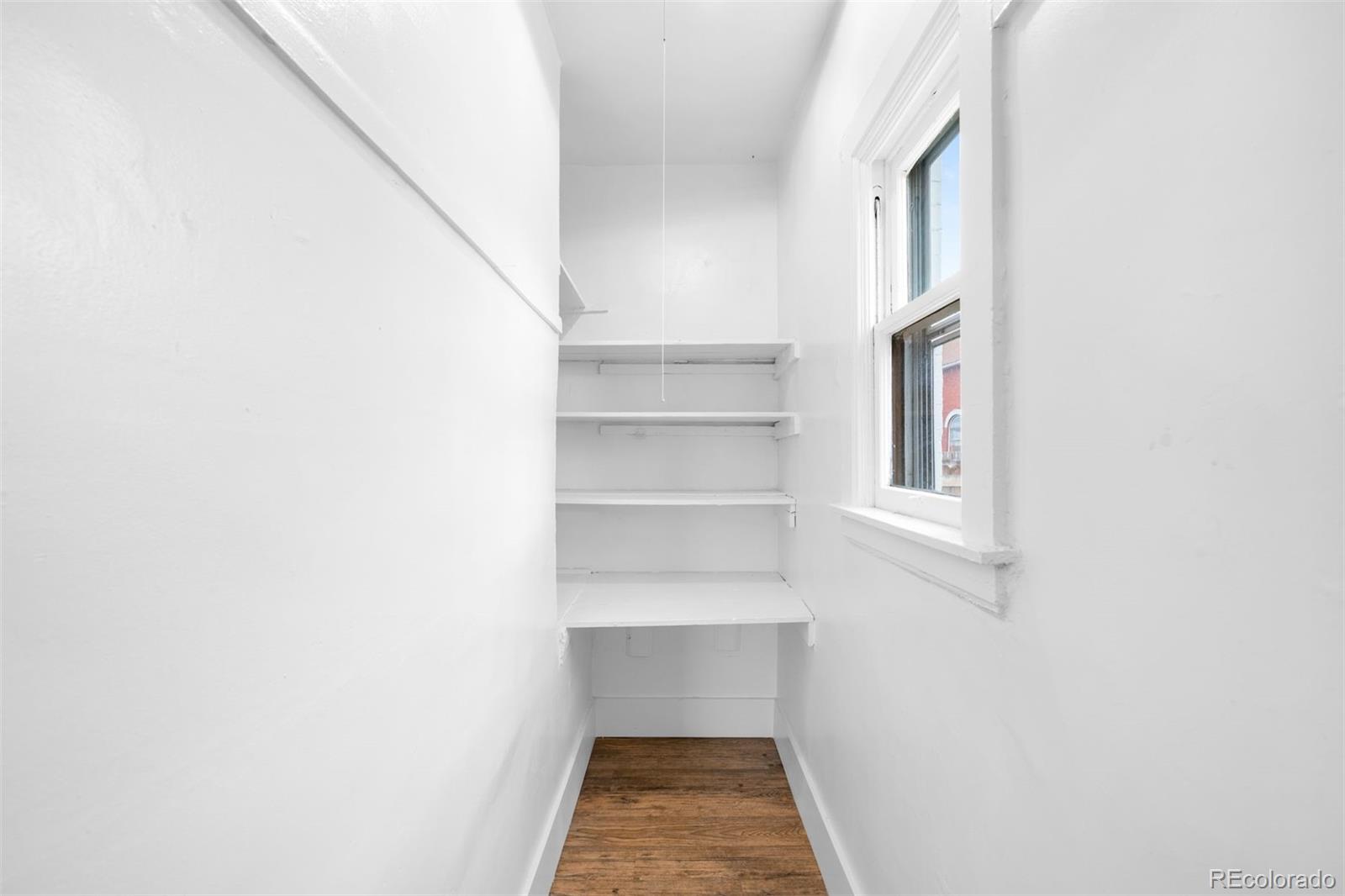 20 E 4th Avenue