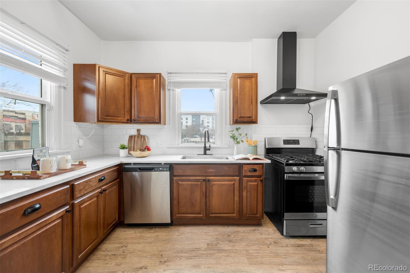 20 E 4th Avenue