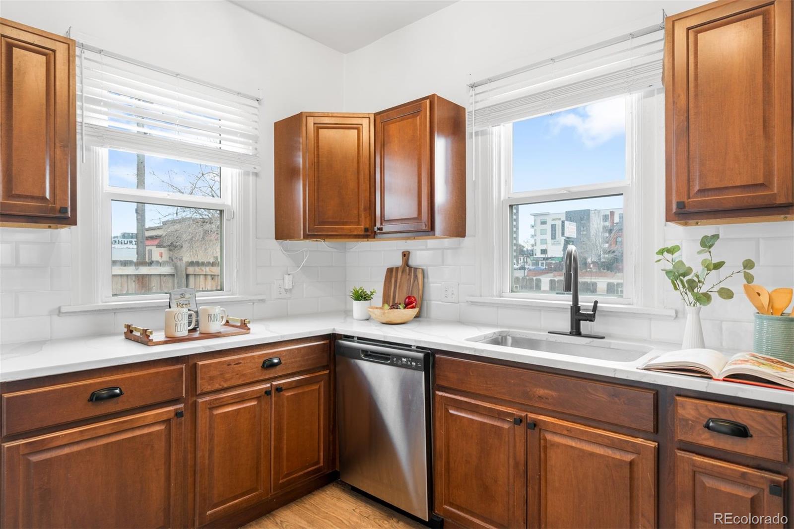 20 E 4th Avenue