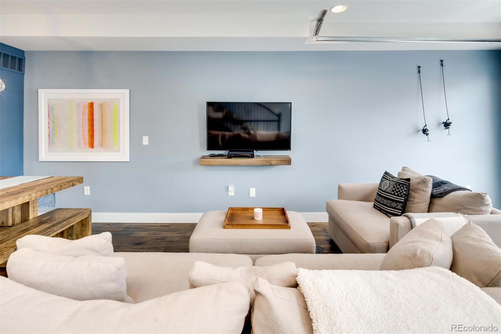 3855 E cedar