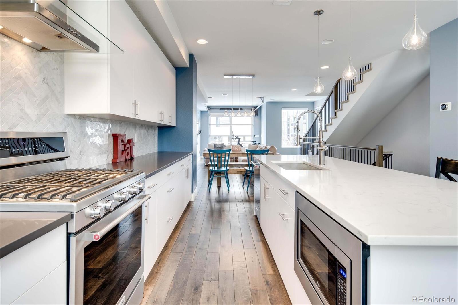 3855 E cedar