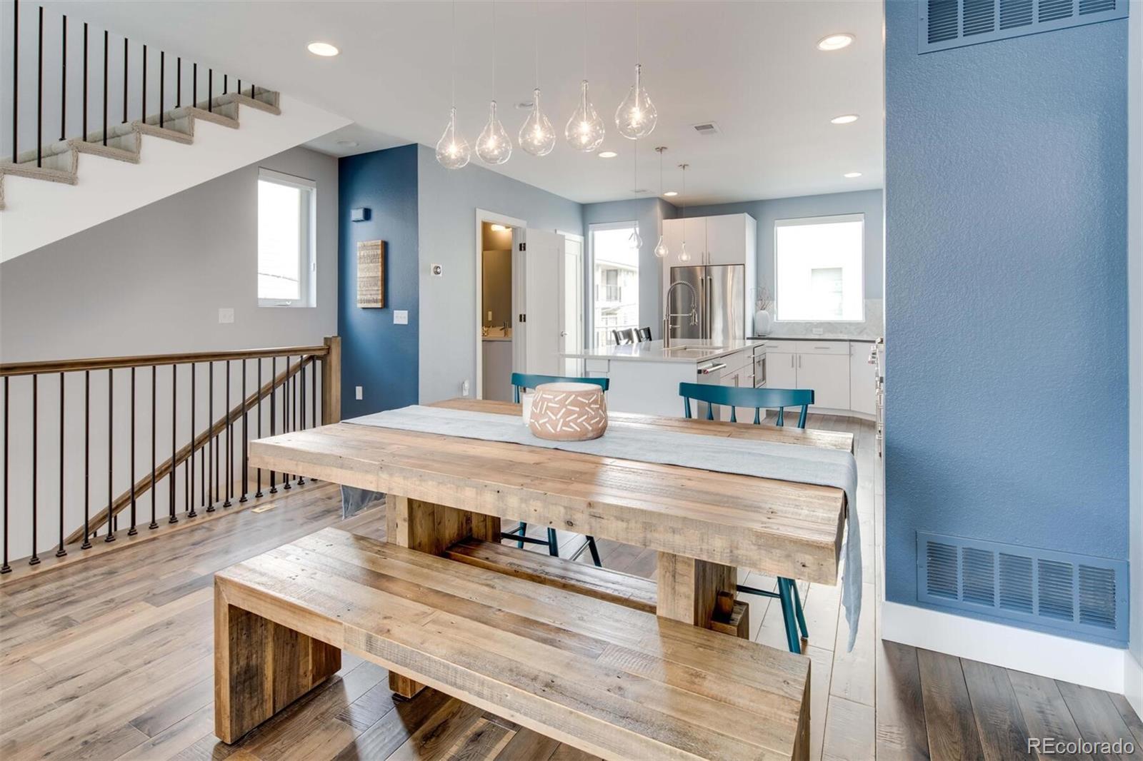3855 E cedar