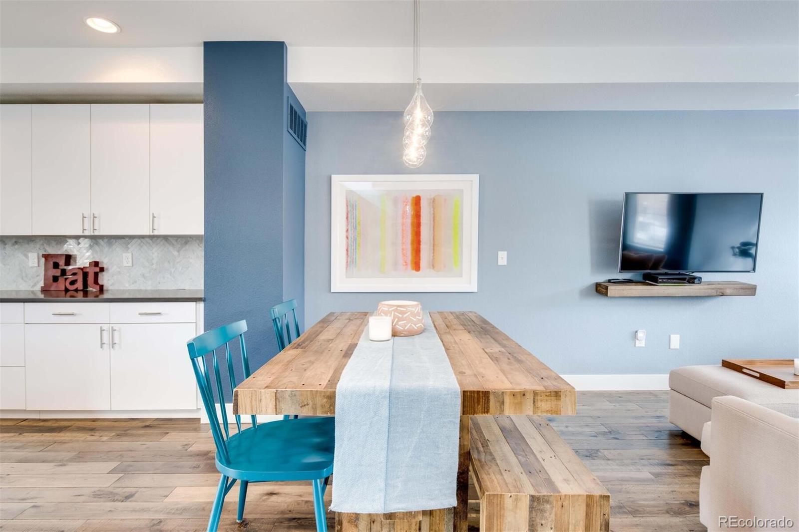 3855 E cedar