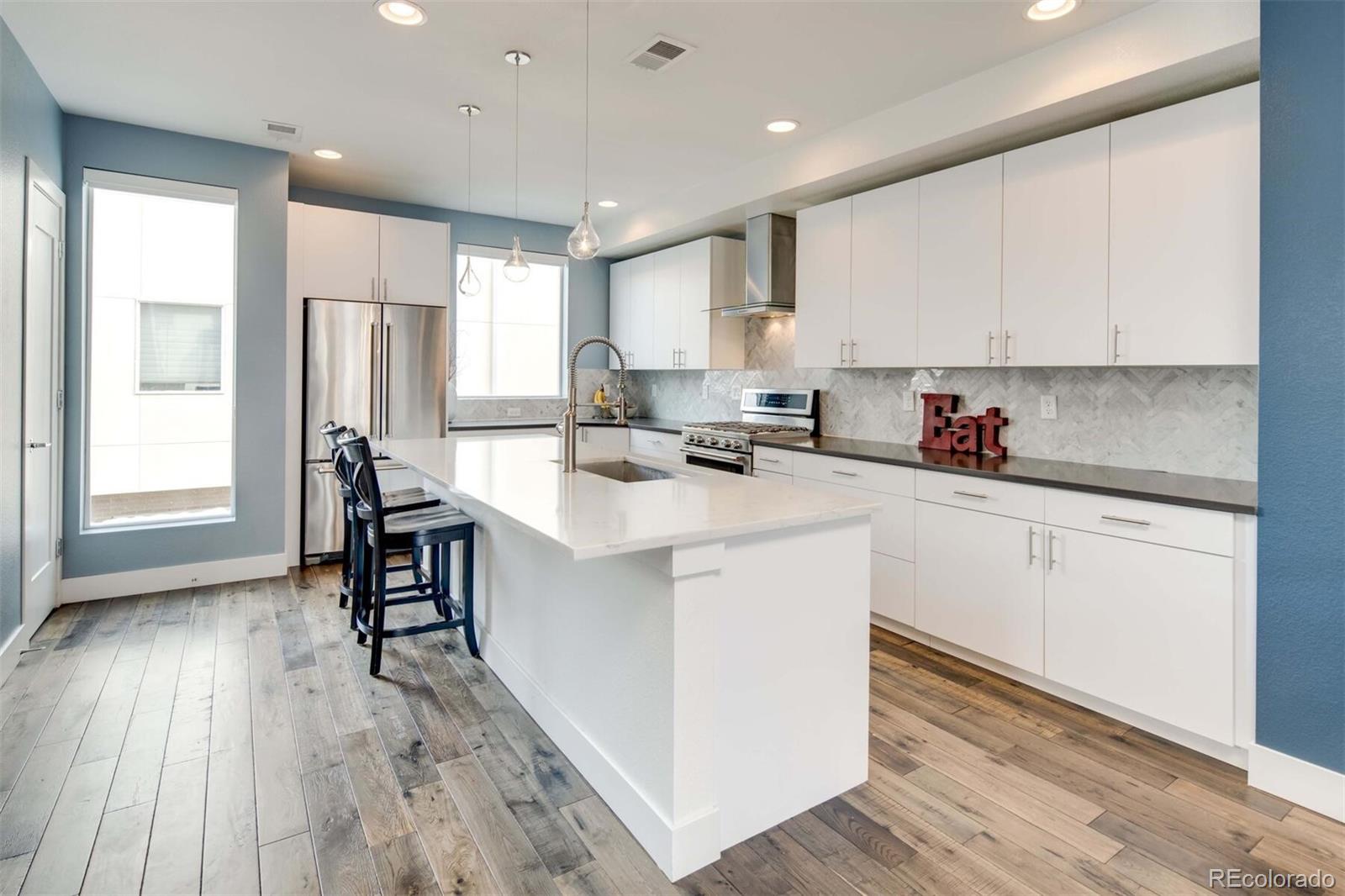 3855 E cedar