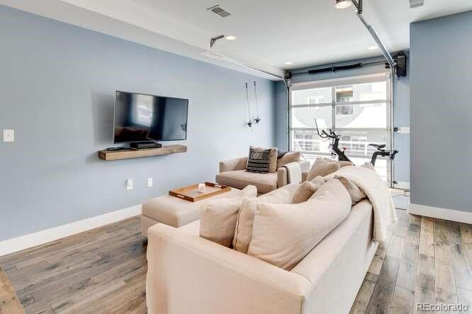3855 E cedar
