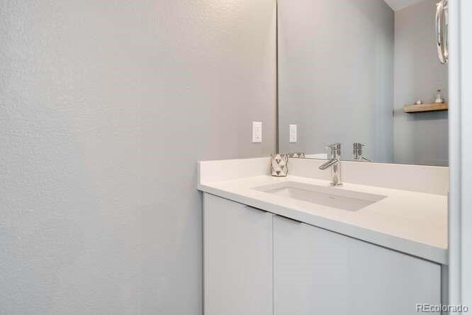 3855 E cedar