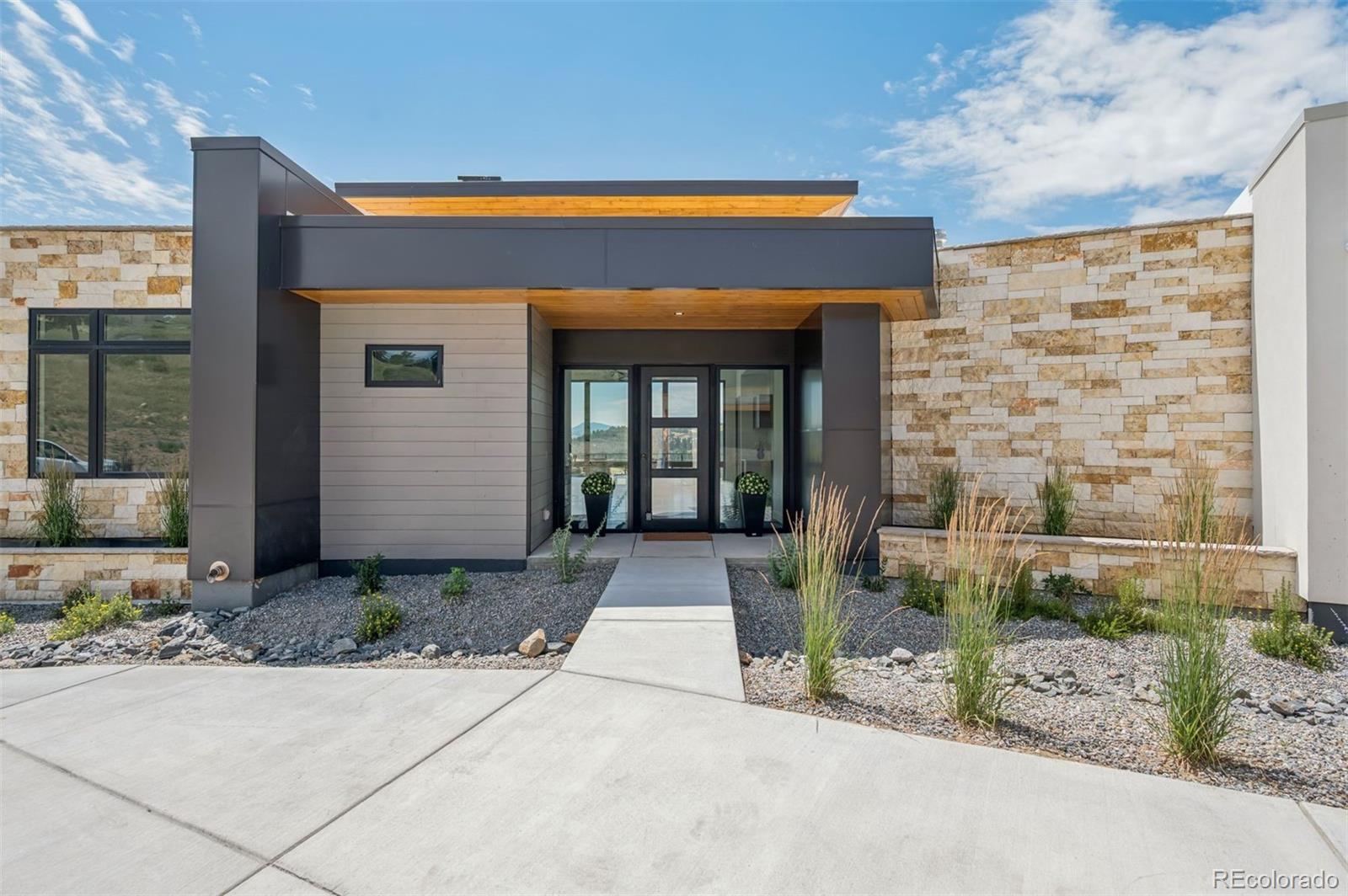 545 Strada Rossa Road