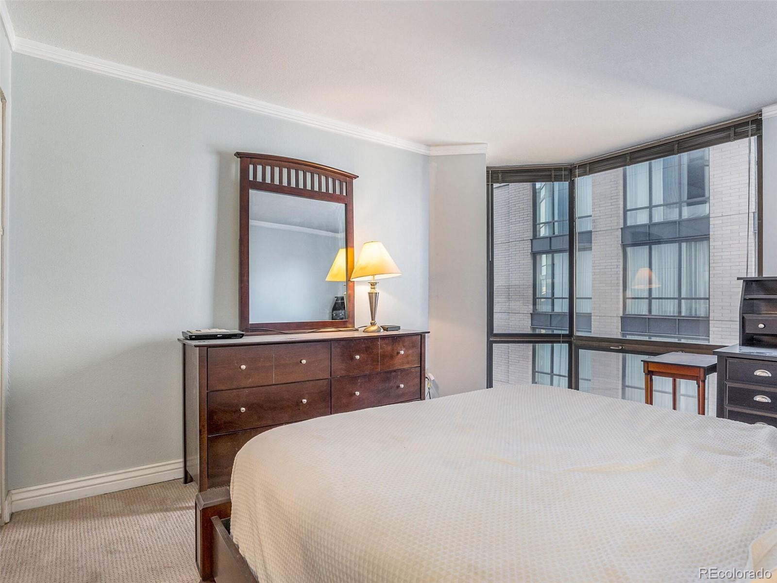 1625 Larimer Street Unit: 1008