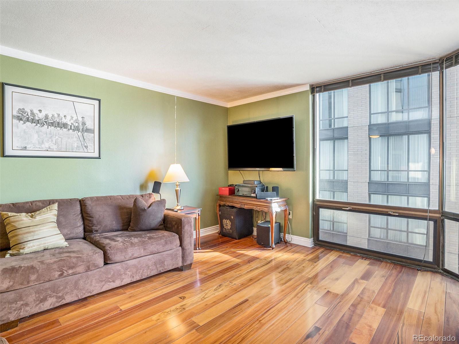 1625 Larimer Street Unit: 1008
