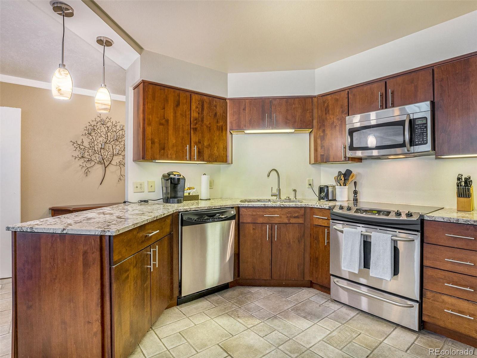 1625 Larimer Street Unit: 1008