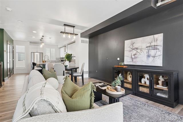 3855 E Cedar Avenue Unit: 206