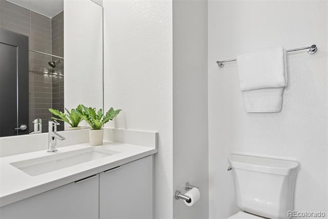 3855 E Cedar Avenue Unit: 206