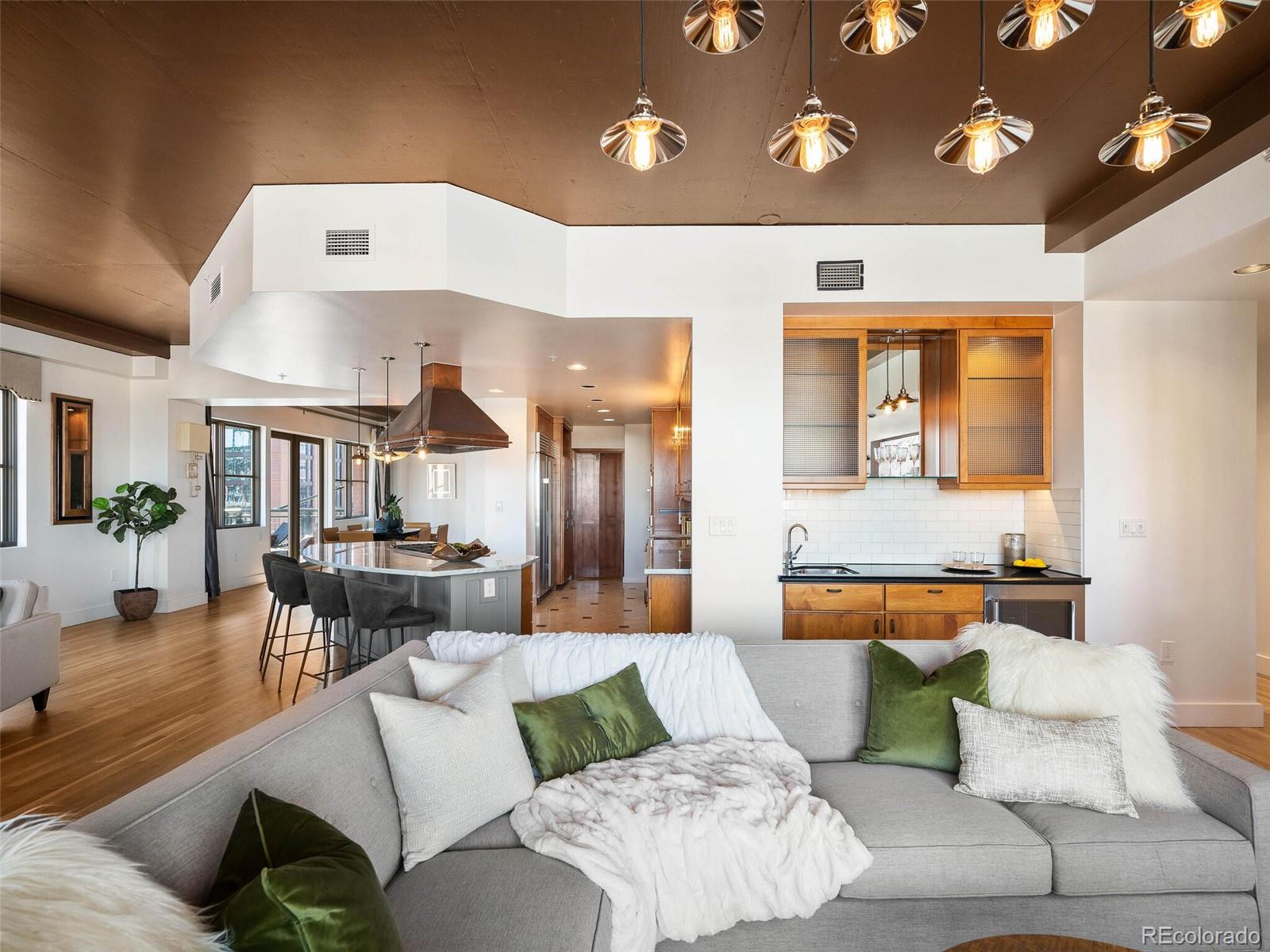 1735 19th Street Unit: 5D