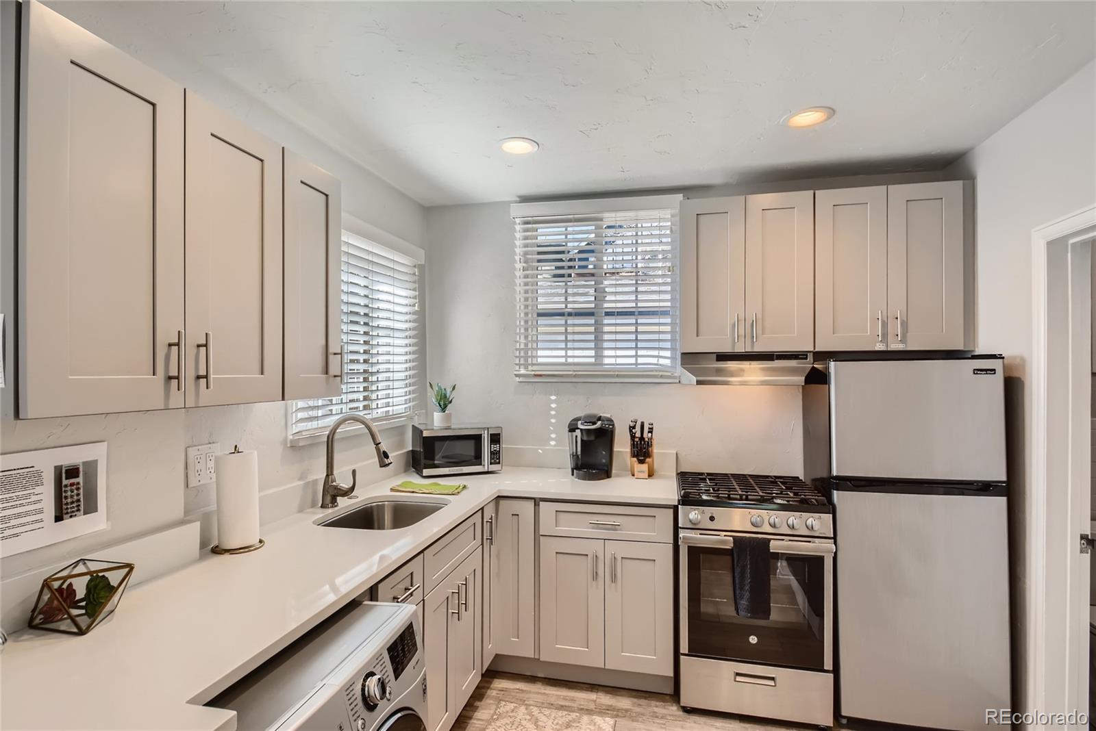 3043 Meade Street Unit: 3045