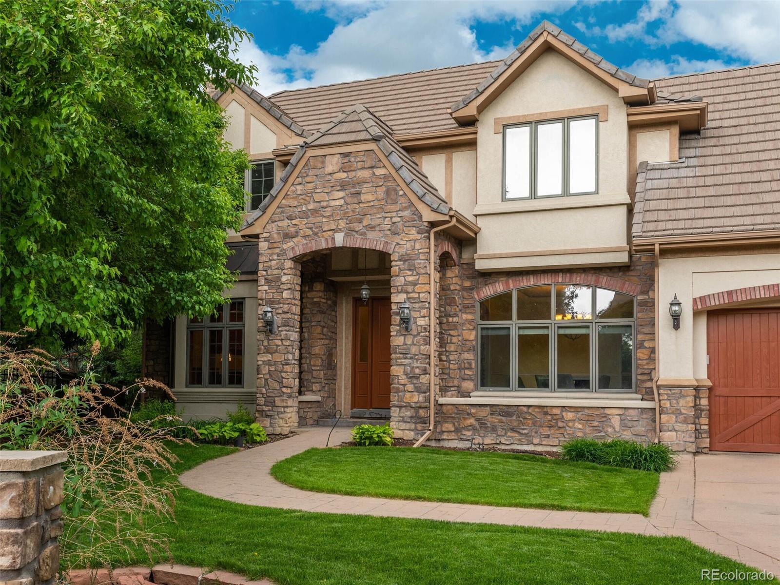 9 Foxtail Circle