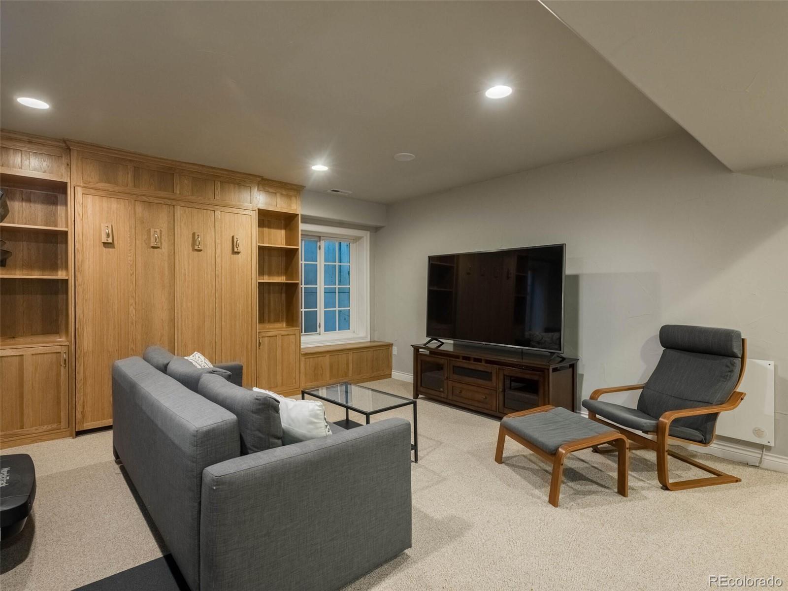 9 Foxtail Circle