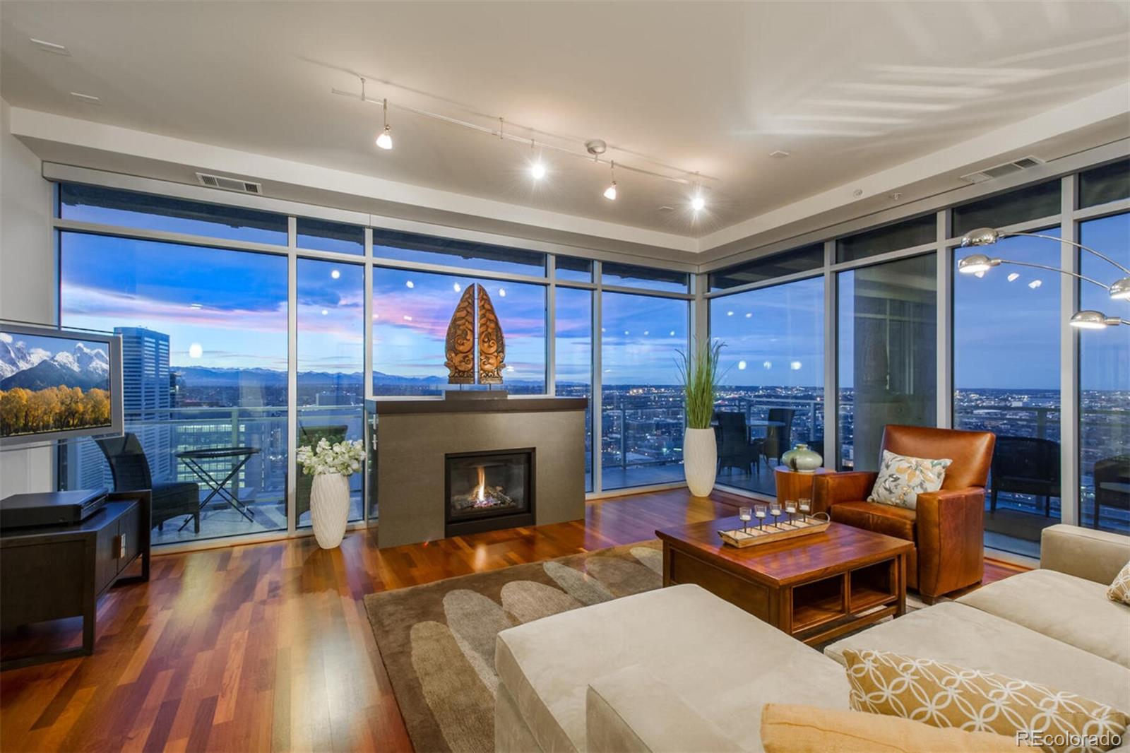 2001 Lincoln Street Unit: 2521