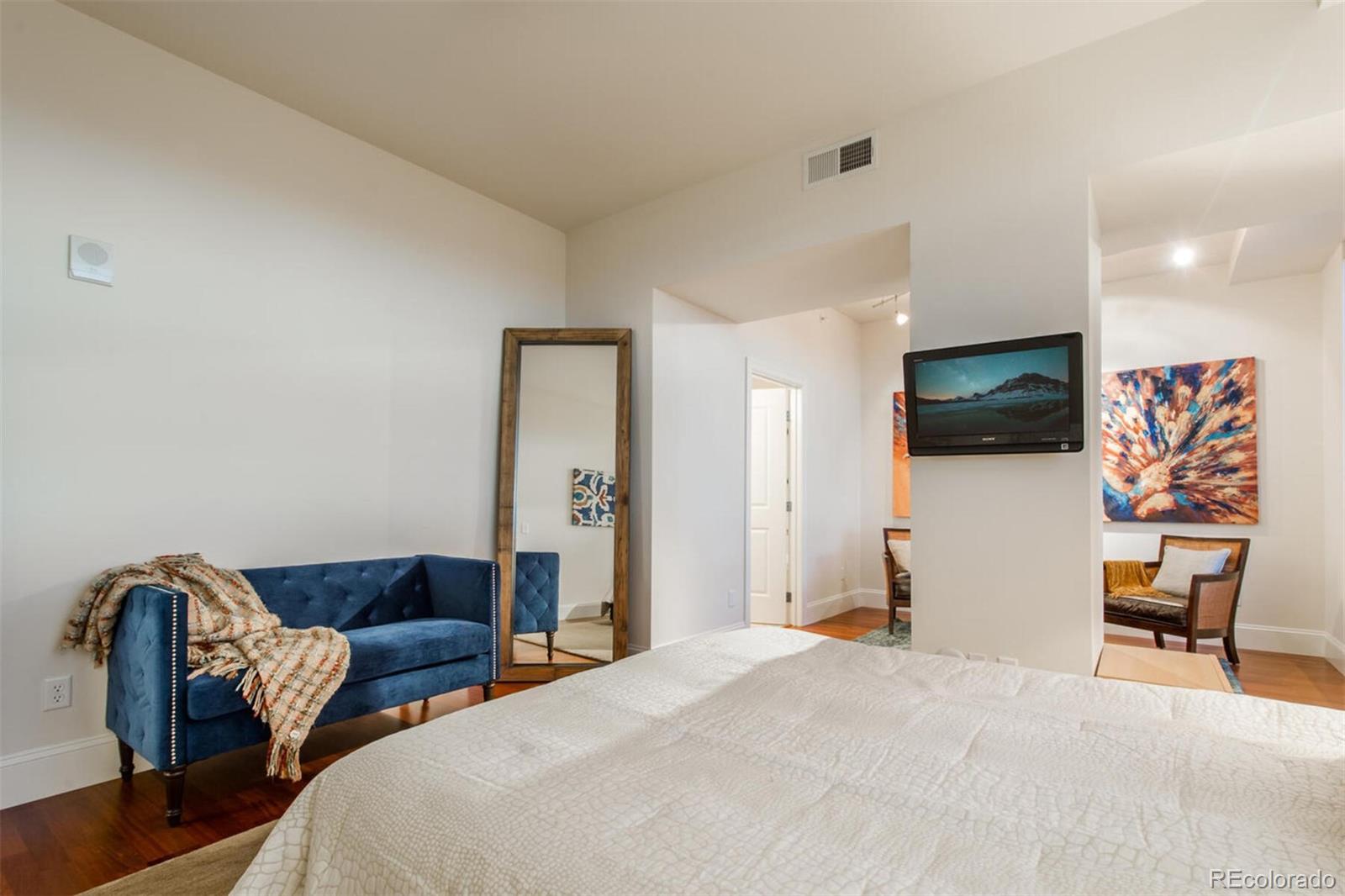 2001 Lincoln Street Unit: 2521