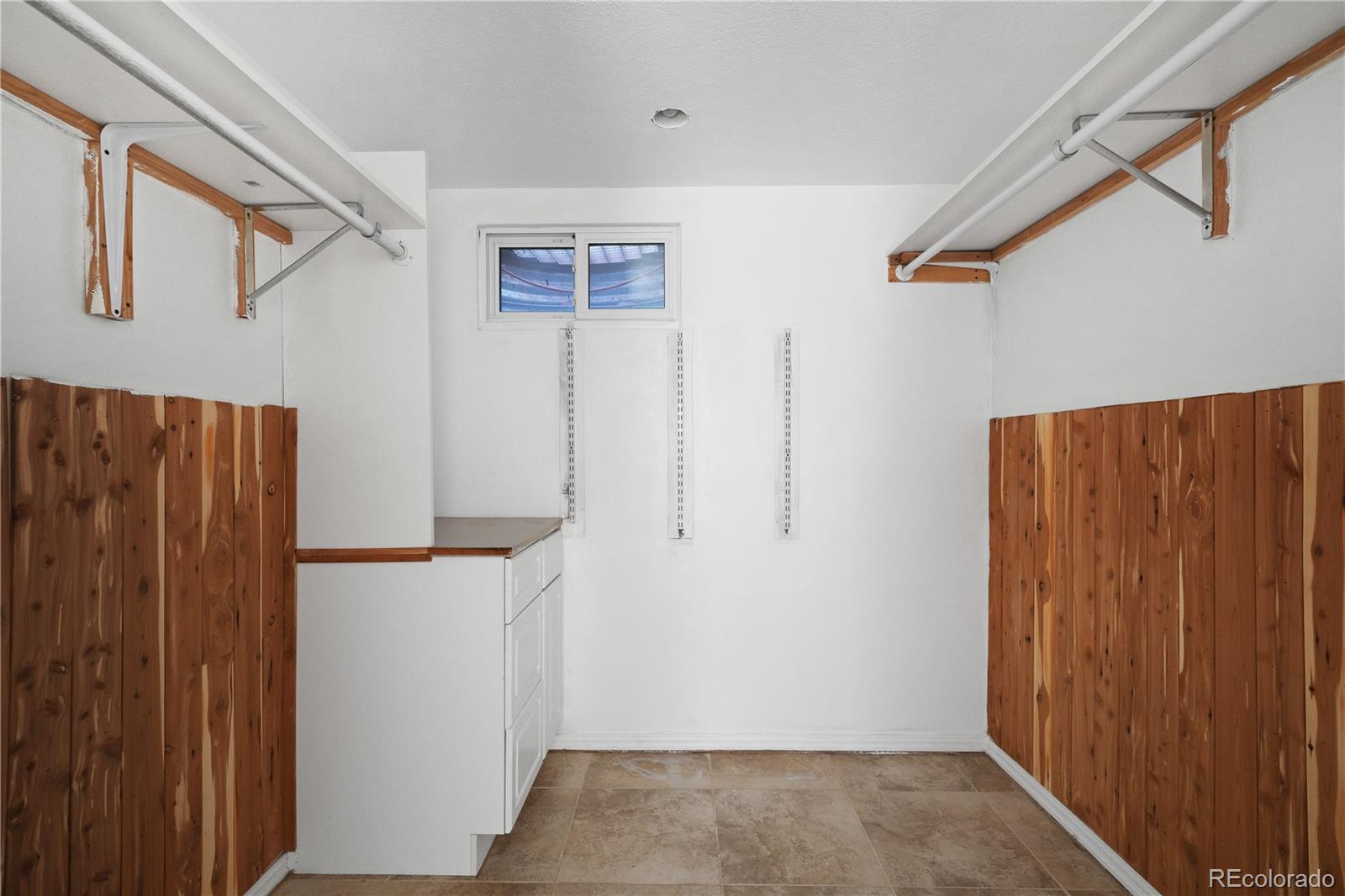 1507 S Field Court