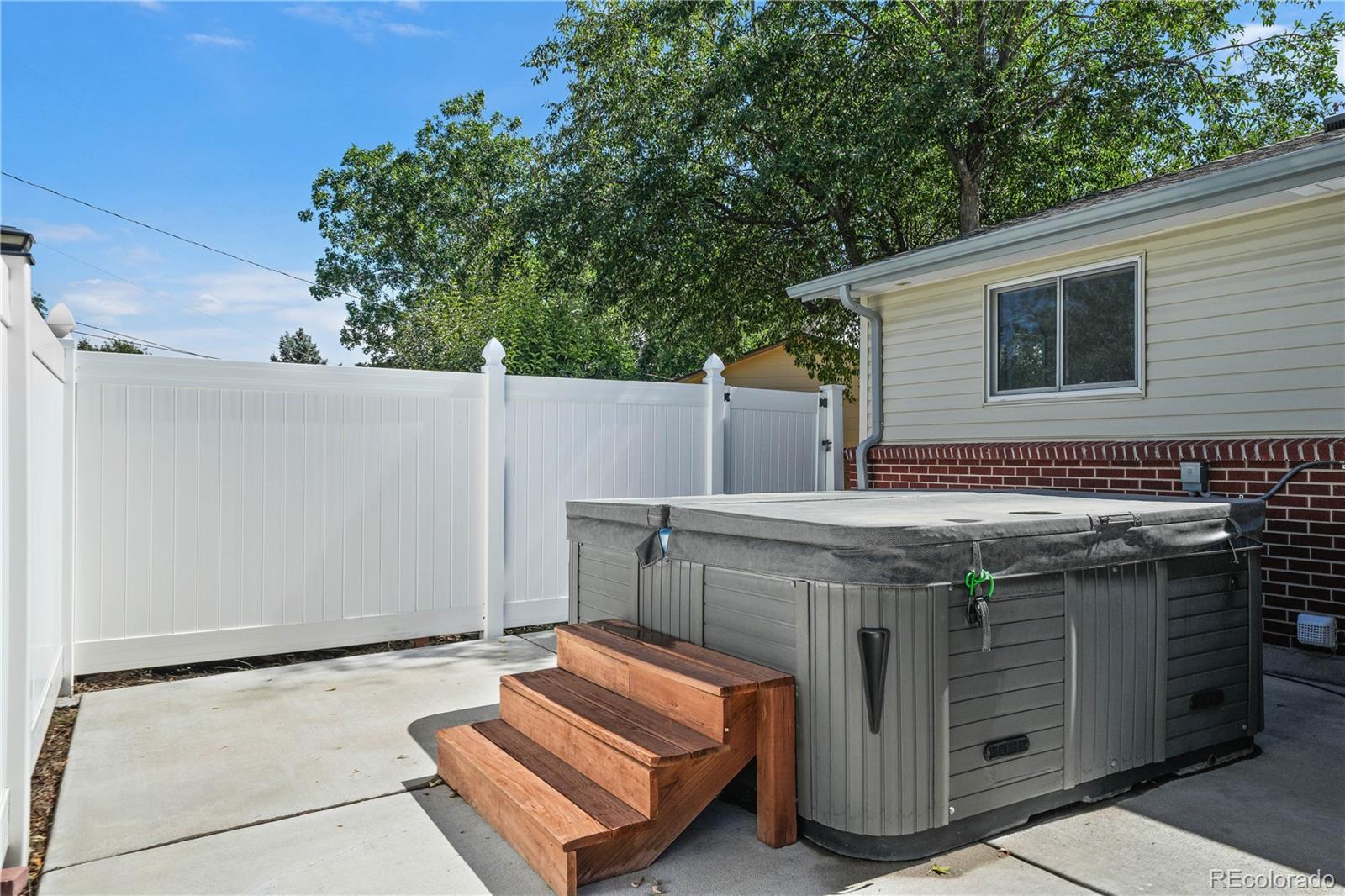1507 S Field Court