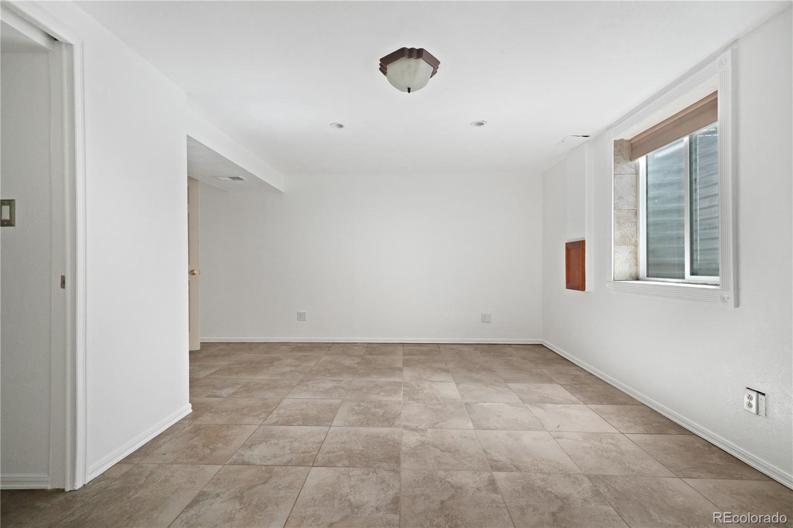 1507 S Field Court