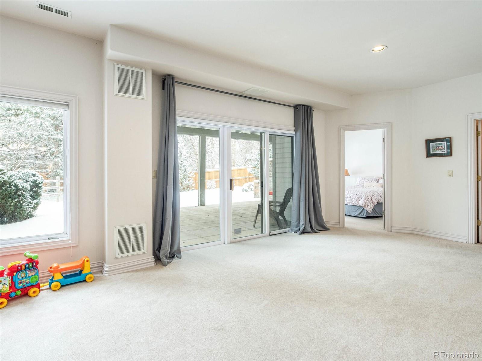 8067 S Fairfax Court