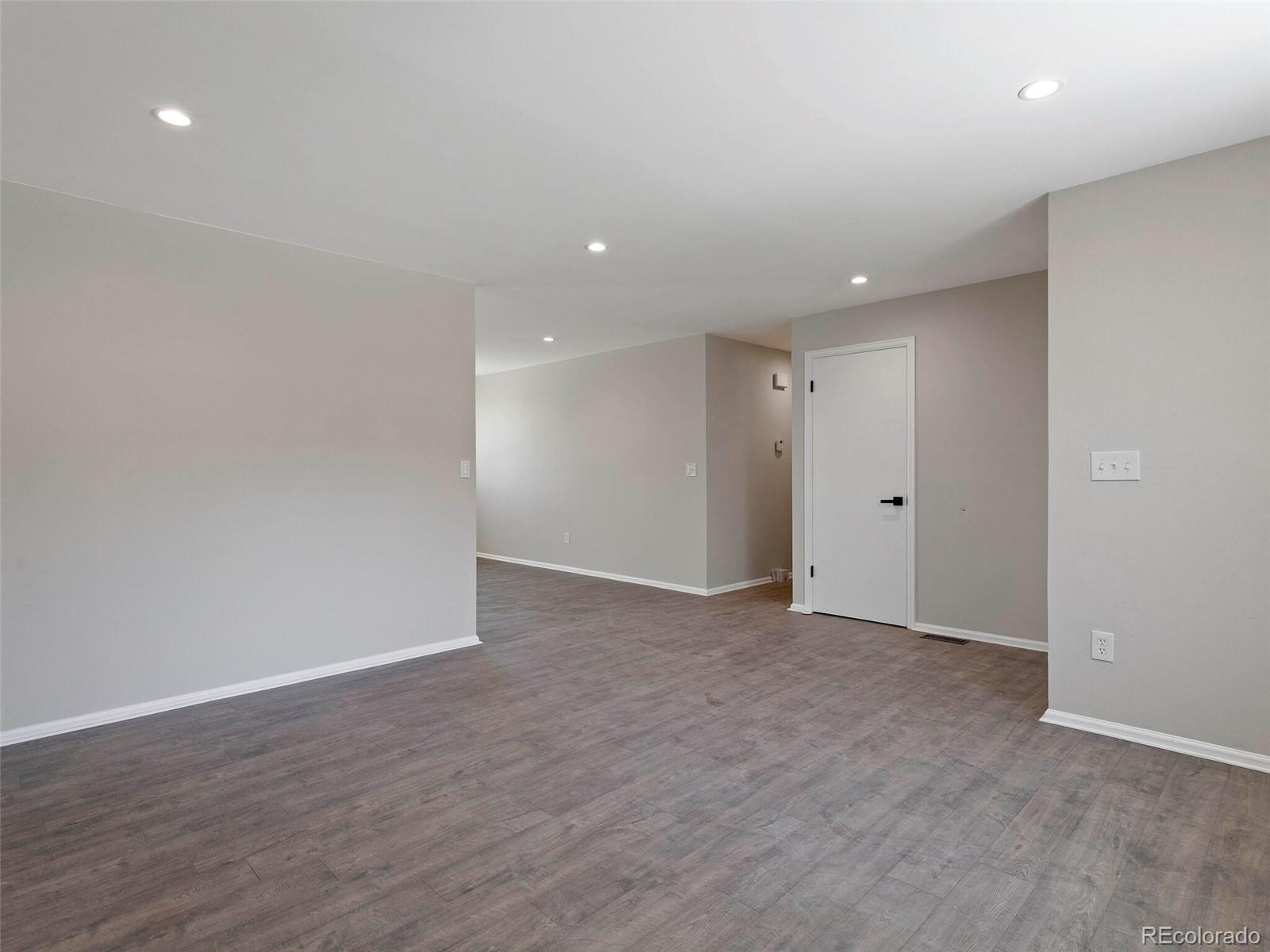 1246 S Routt Way