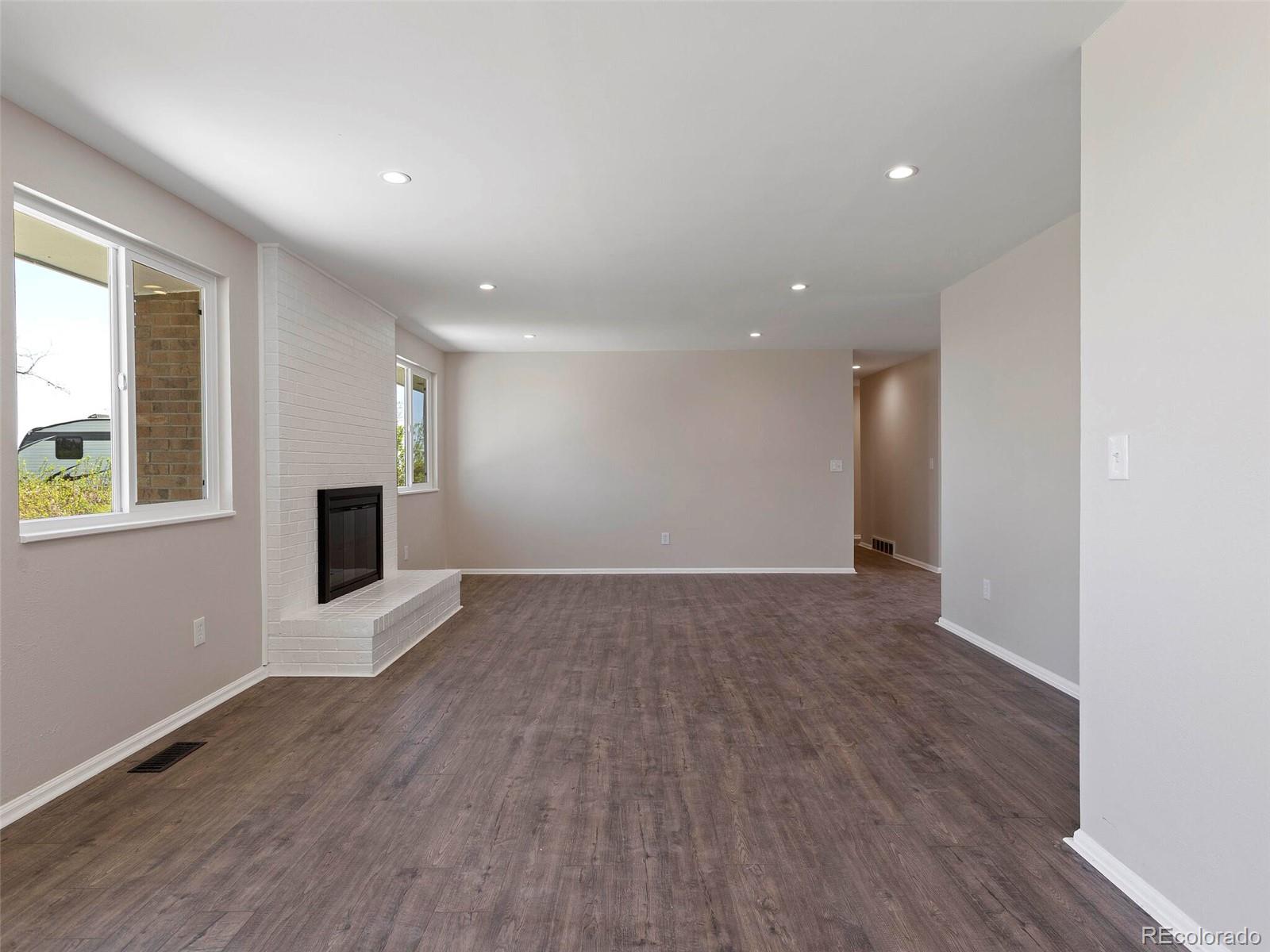 1246 S Routt Way