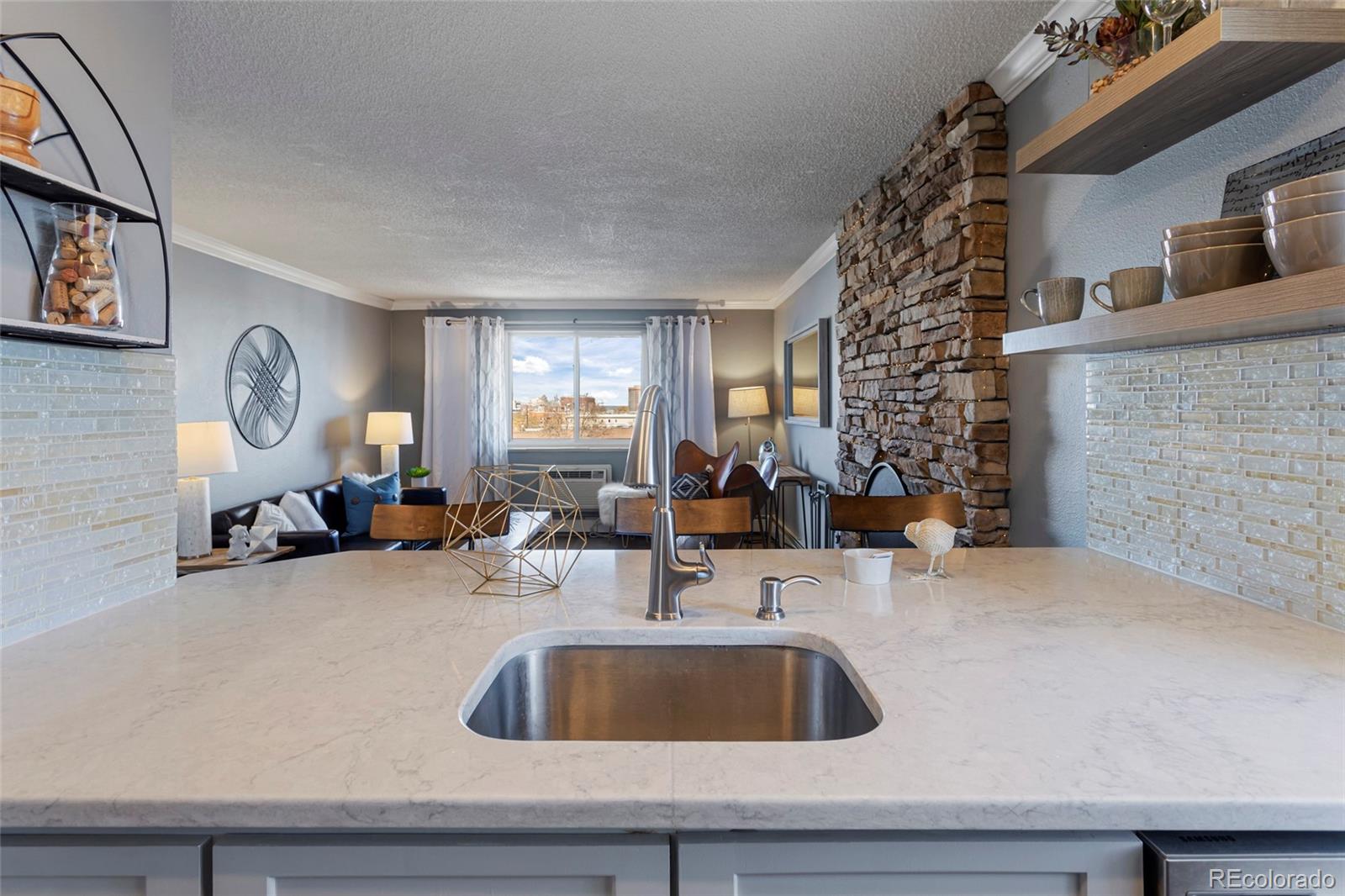 1125 N Washington Street Unit: 601