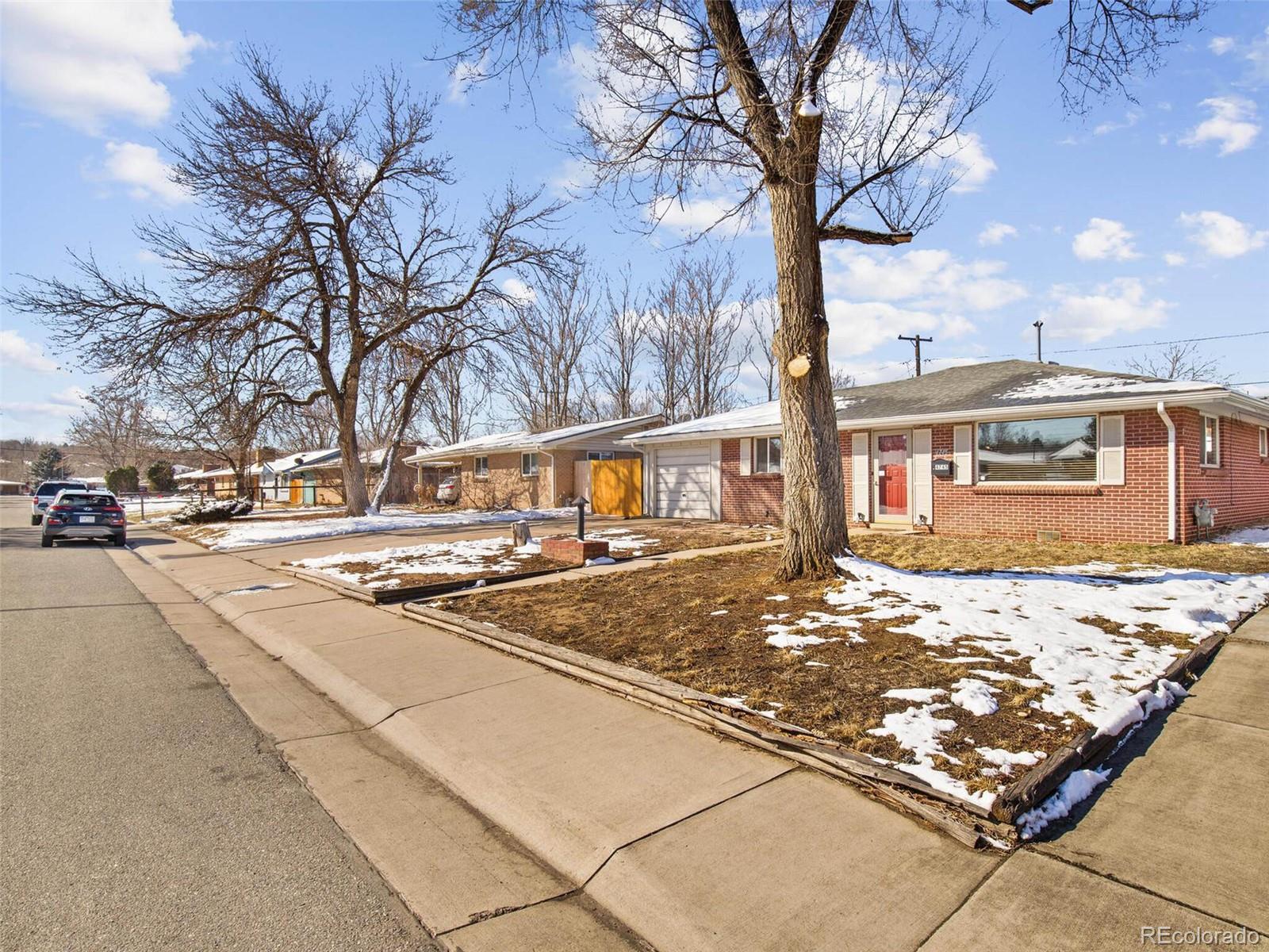 4745 Cody Street