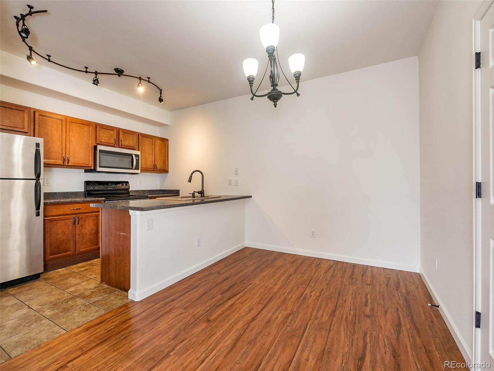 1771 W 53rd Place Unit: 8