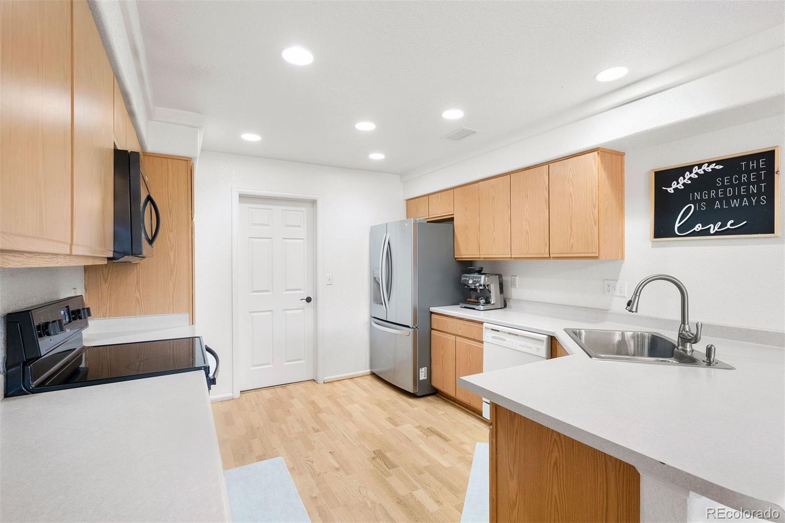 20000 Mitchell Place Unit: 6