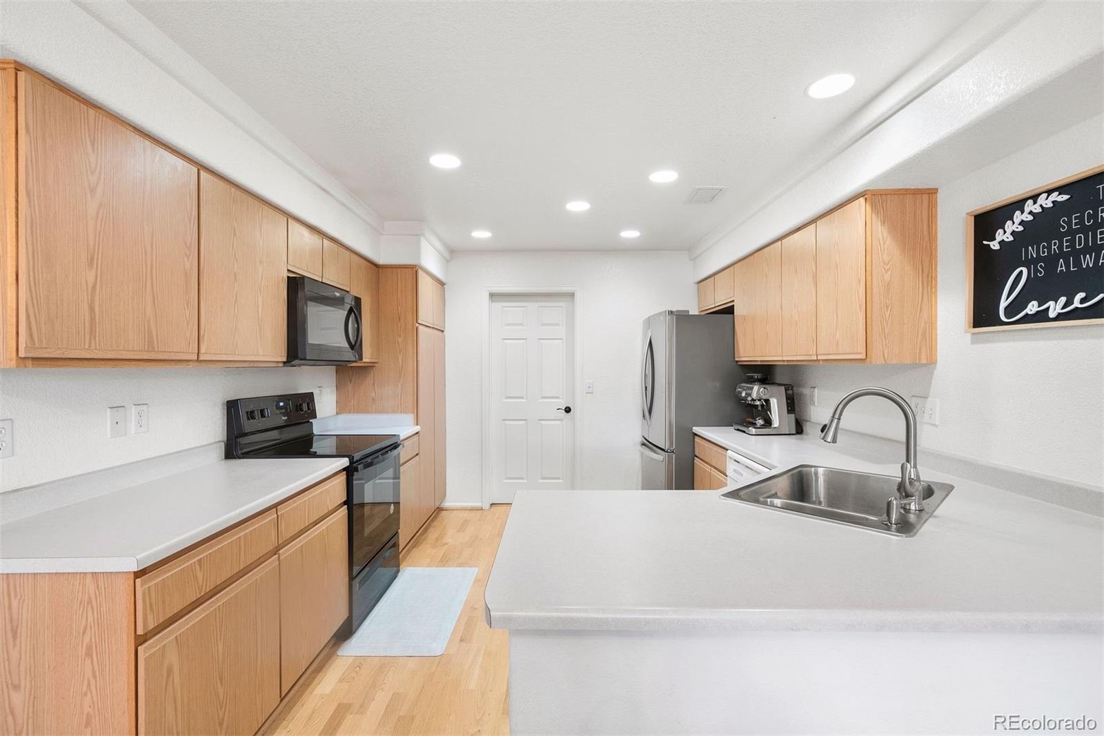 20000 Mitchell Place Unit: 6