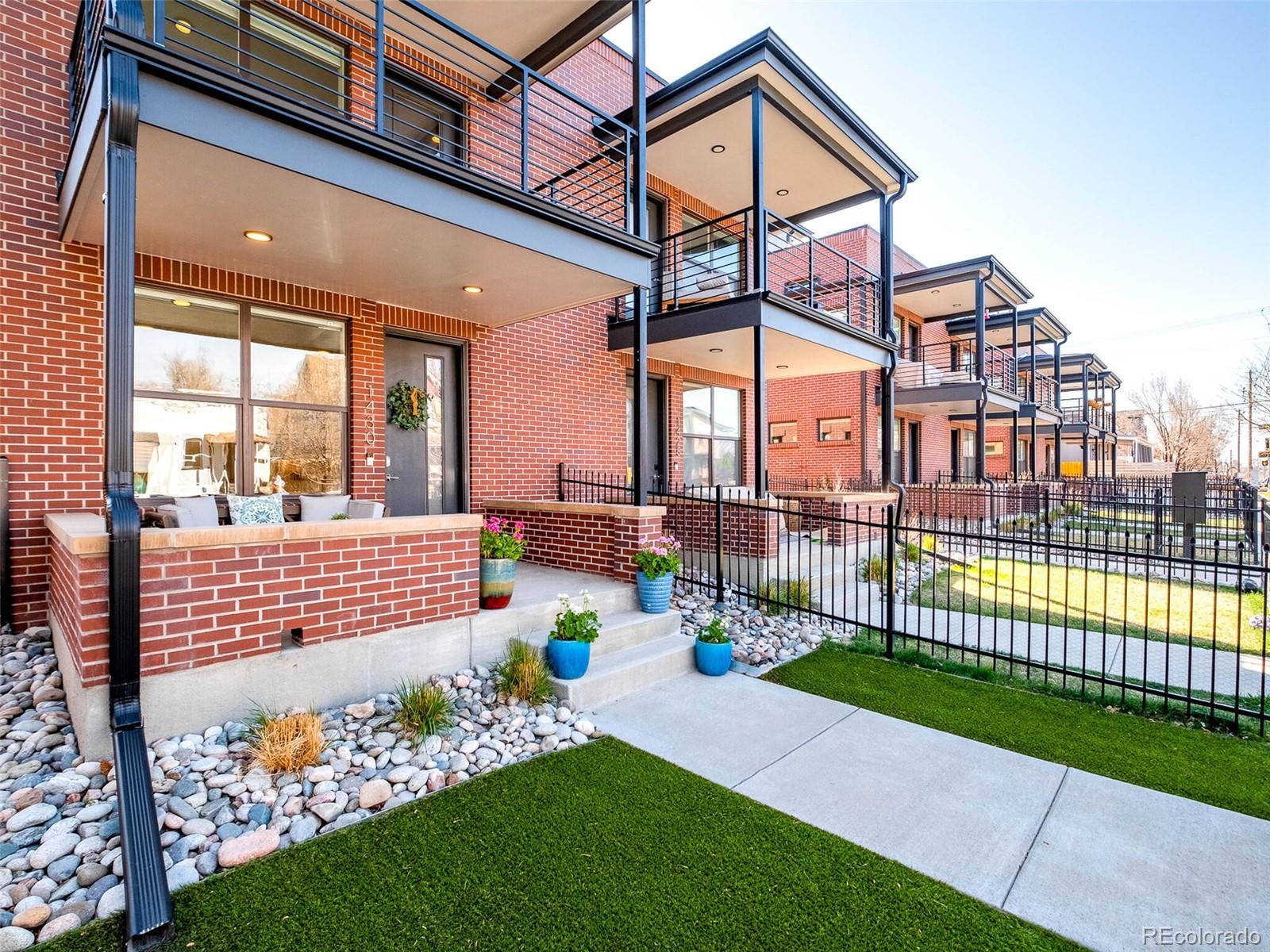 1430 Knox Court