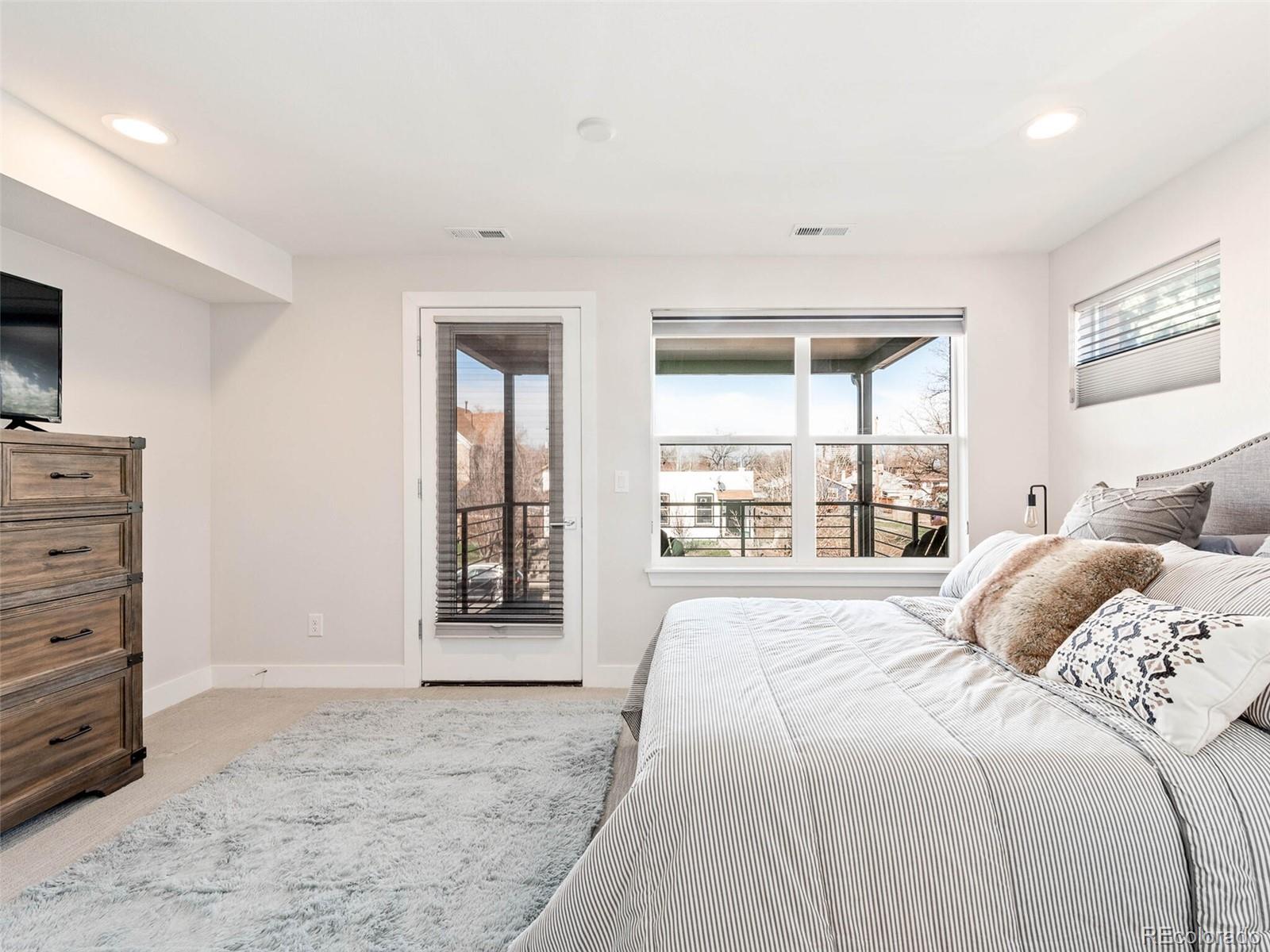 1430 Knox Court