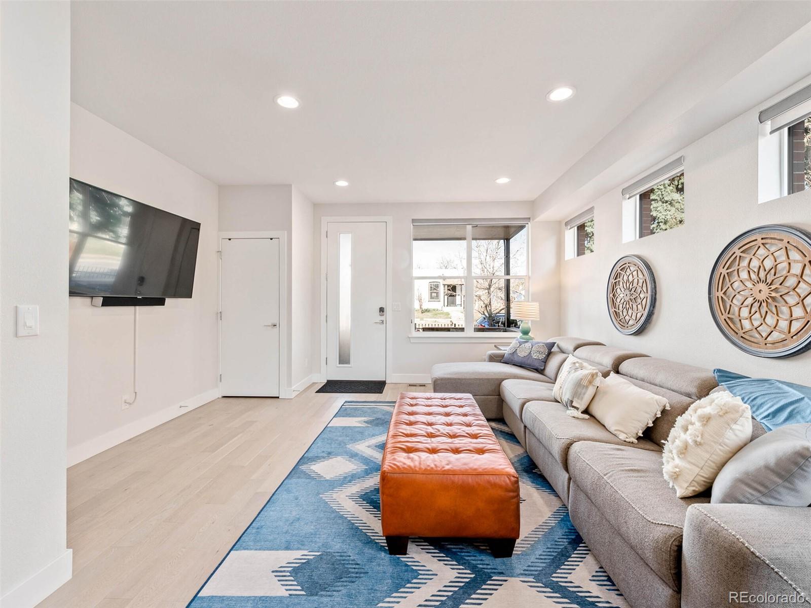 1430 Knox Court