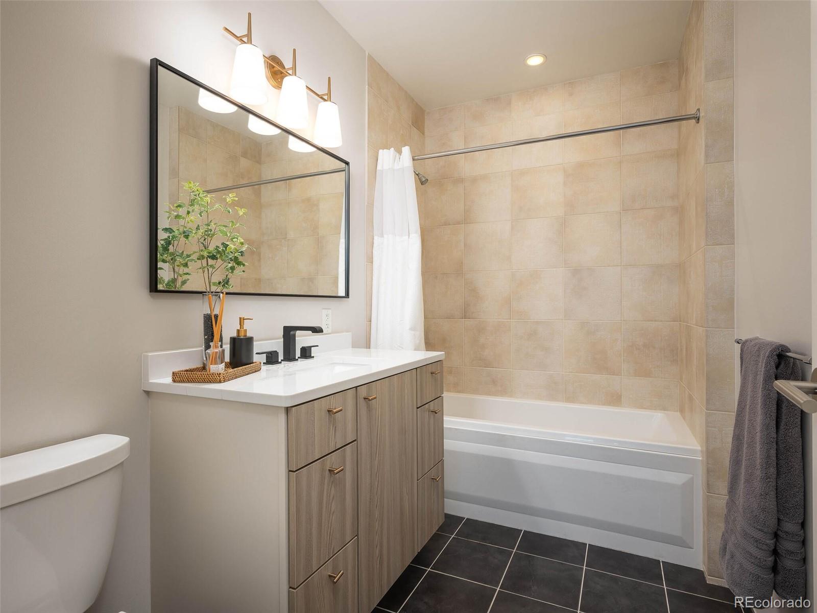 410 Acoma Street Unit: 416