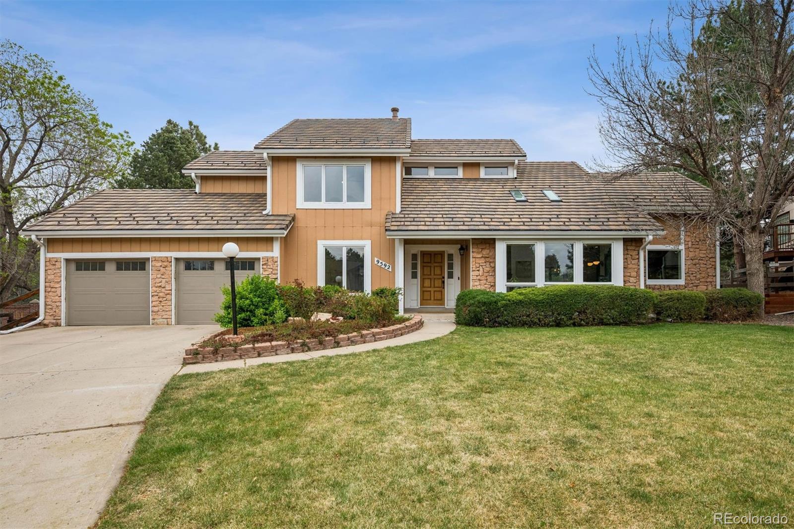 9592 E Lake Circle