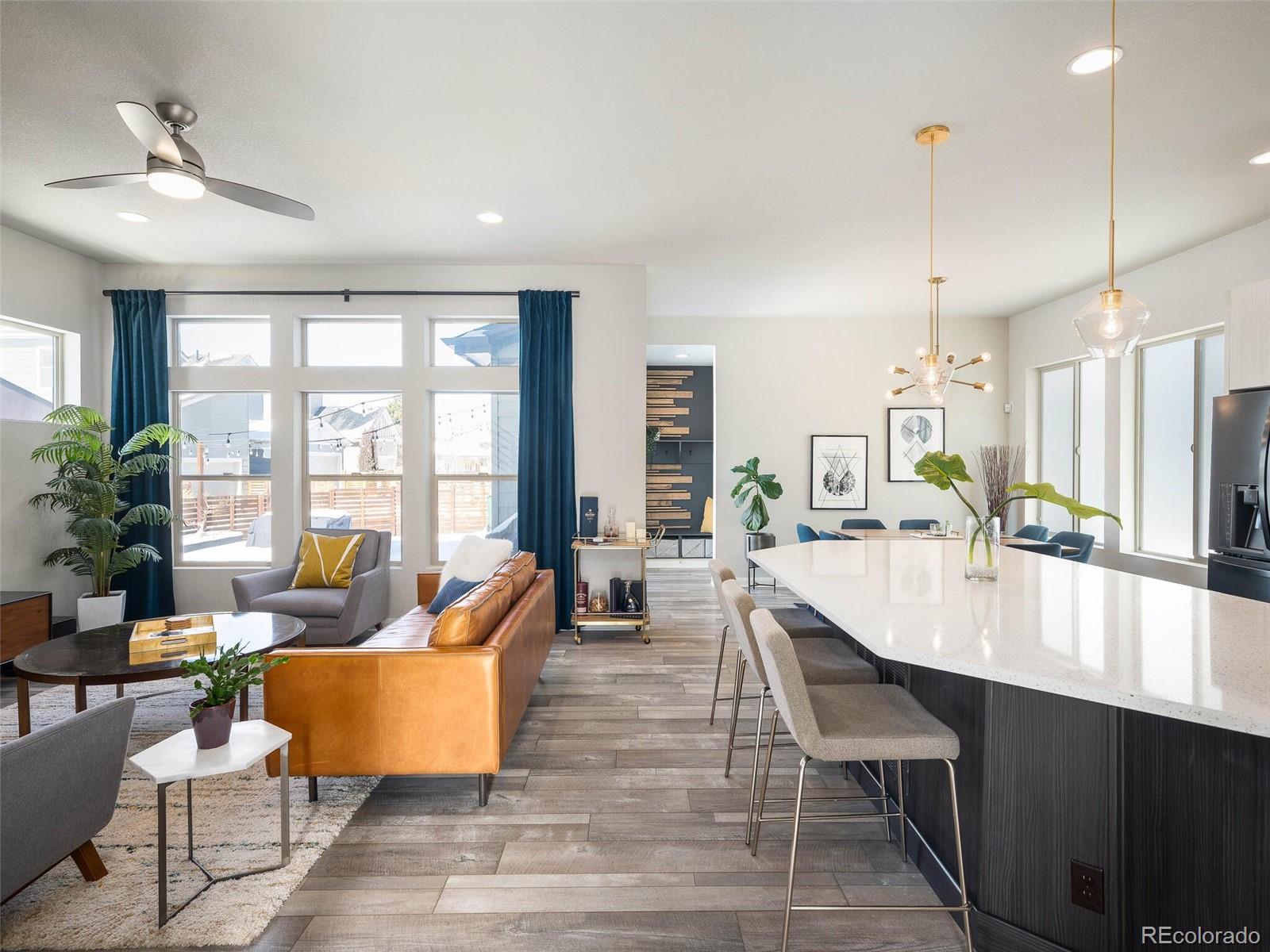 1371 W 67th Place