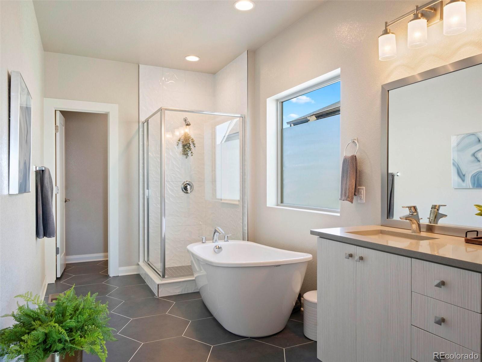 1371 W 67th Place